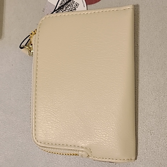 MUNDI BRAND WOMEN'S SMALL "ALMOND" WALLET WITH RFID PROTECTION - Picture 2 of 11